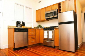 Stylish Apartment in Malden. 20 min from Boston